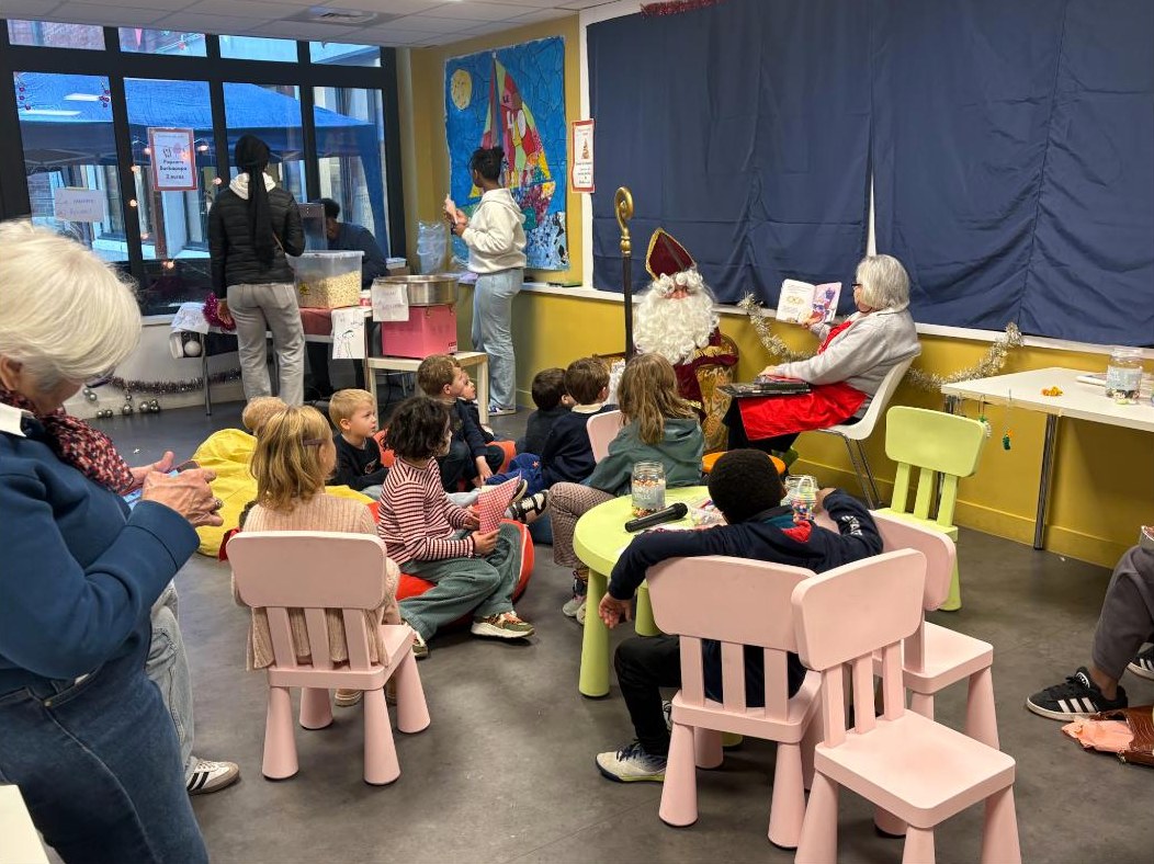 La salle des petits pendant la messe
